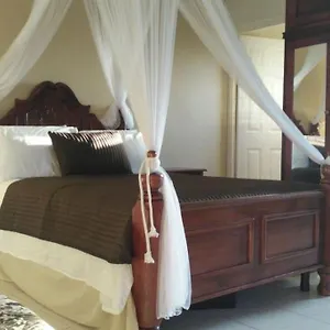 Stylish Ac, Balcony, Parking, Pool Apartment